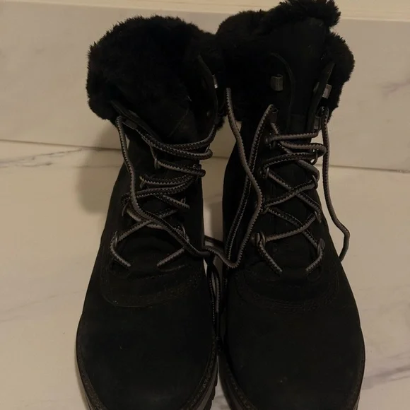 Black suede fur trim Timberland booties - Picture 7 of 10
